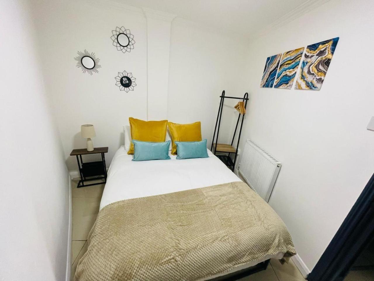 Modern Studios Queenspark Londres Habitación foto